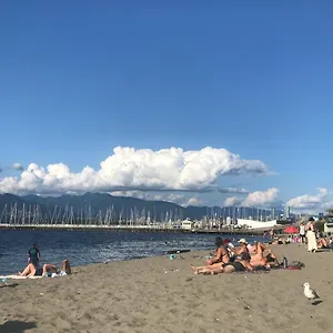 Heart Of Kitsilano Area,5 Mins Walk To Kits Beach,no Share With Other People Guest house Vancouver